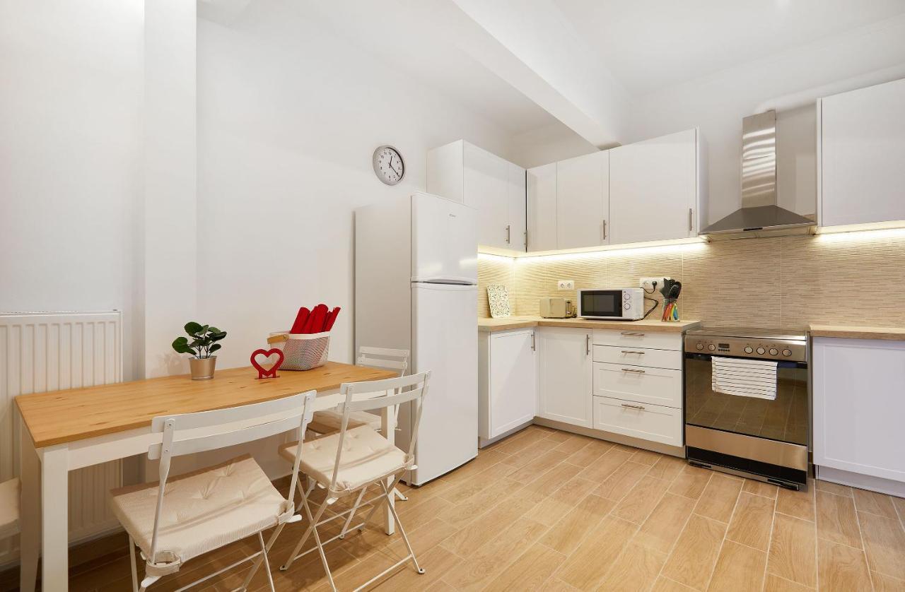 Chloe Boutique Apartments Nikis Ateny Zewnętrze zdjęcie